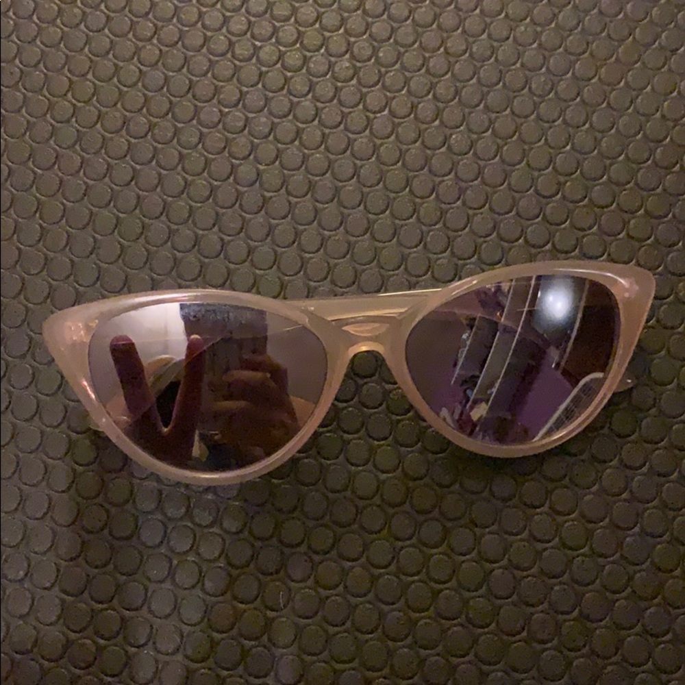 Light pink sunglasses